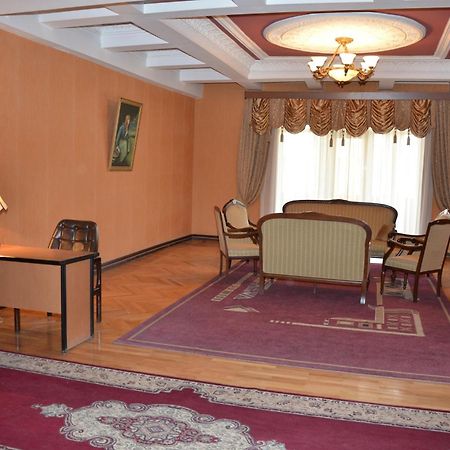 Ganja Hotel Екстериор снимка