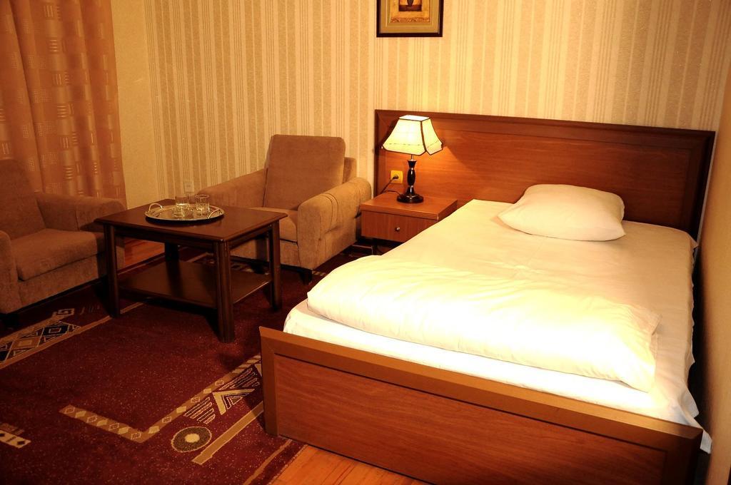 Ganja Hotel Екстериор снимка