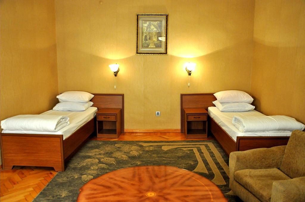 Ganja Hotel Екстериор снимка