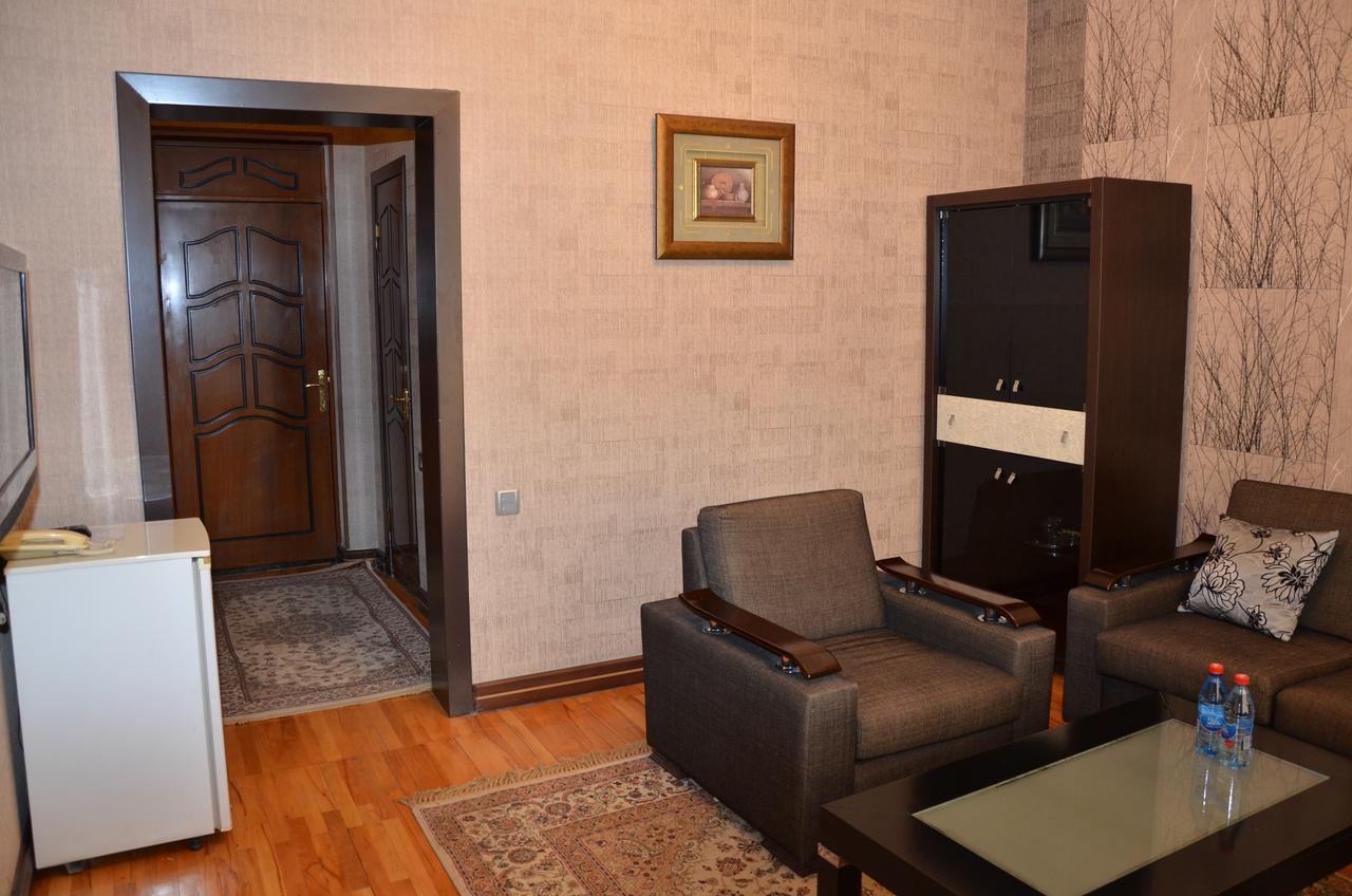 Ganja Hotel Екстериор снимка